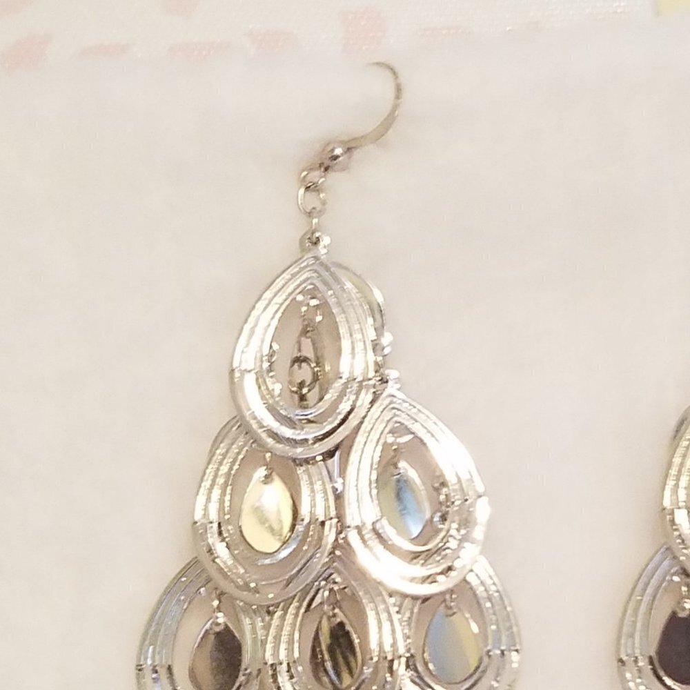 Free with $20 purchase 4" silver tear drop earrings. Nwt - Picture 3 of 5